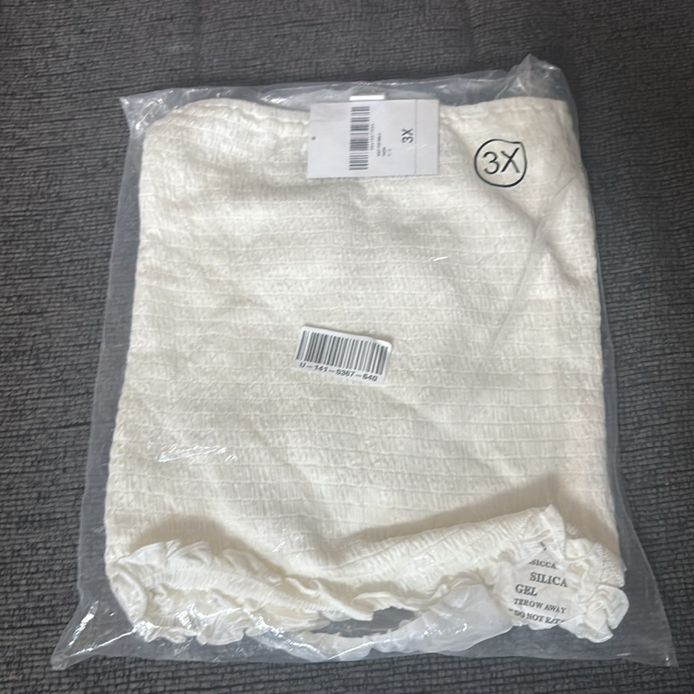White Smocked Organza-Sleeve Top (3X) - Picture 6 of 6